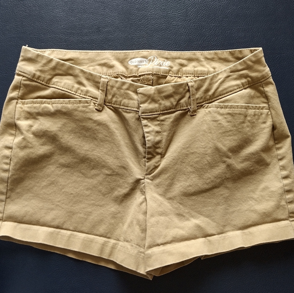 🌺OLD NAVY LE PIXIE SHORTS